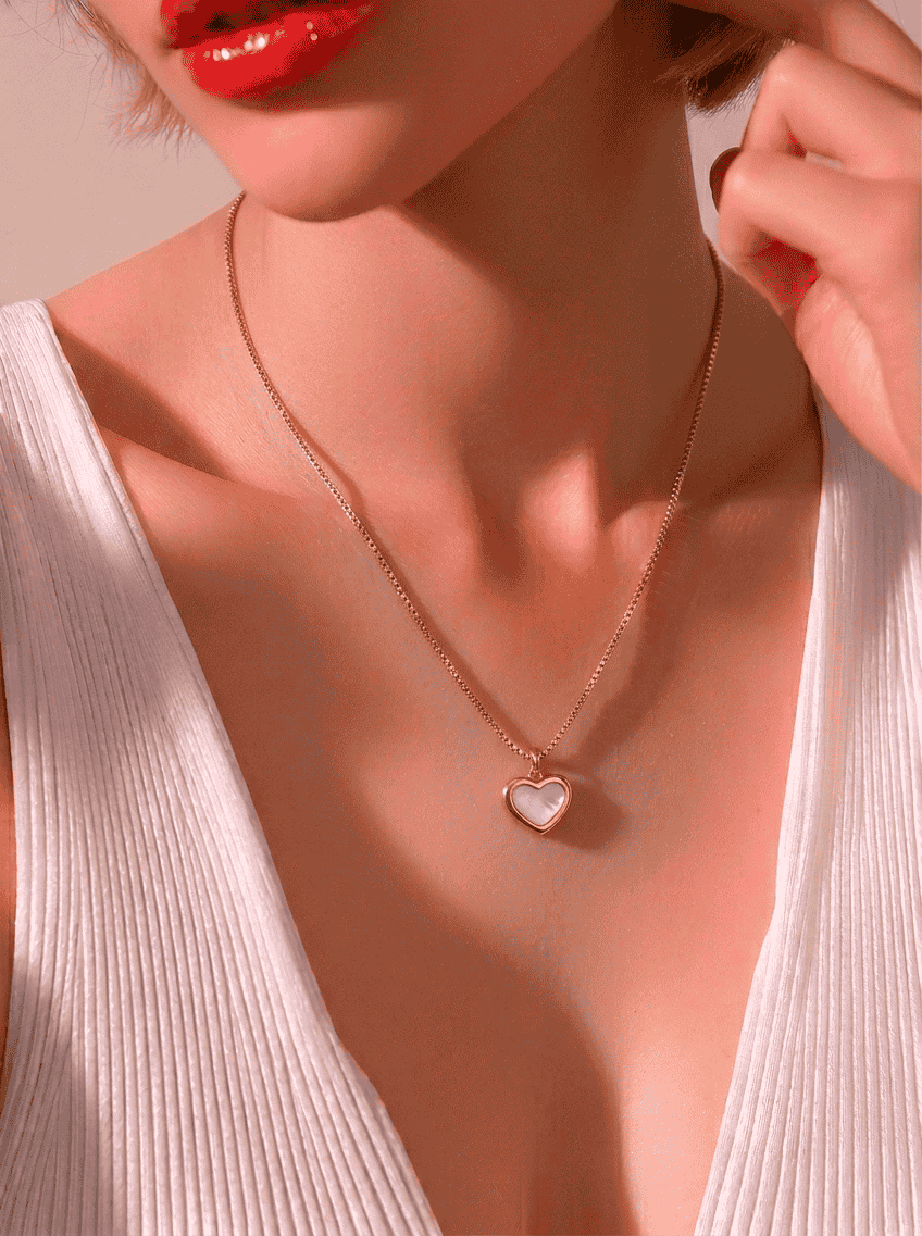collar corazon blanco
